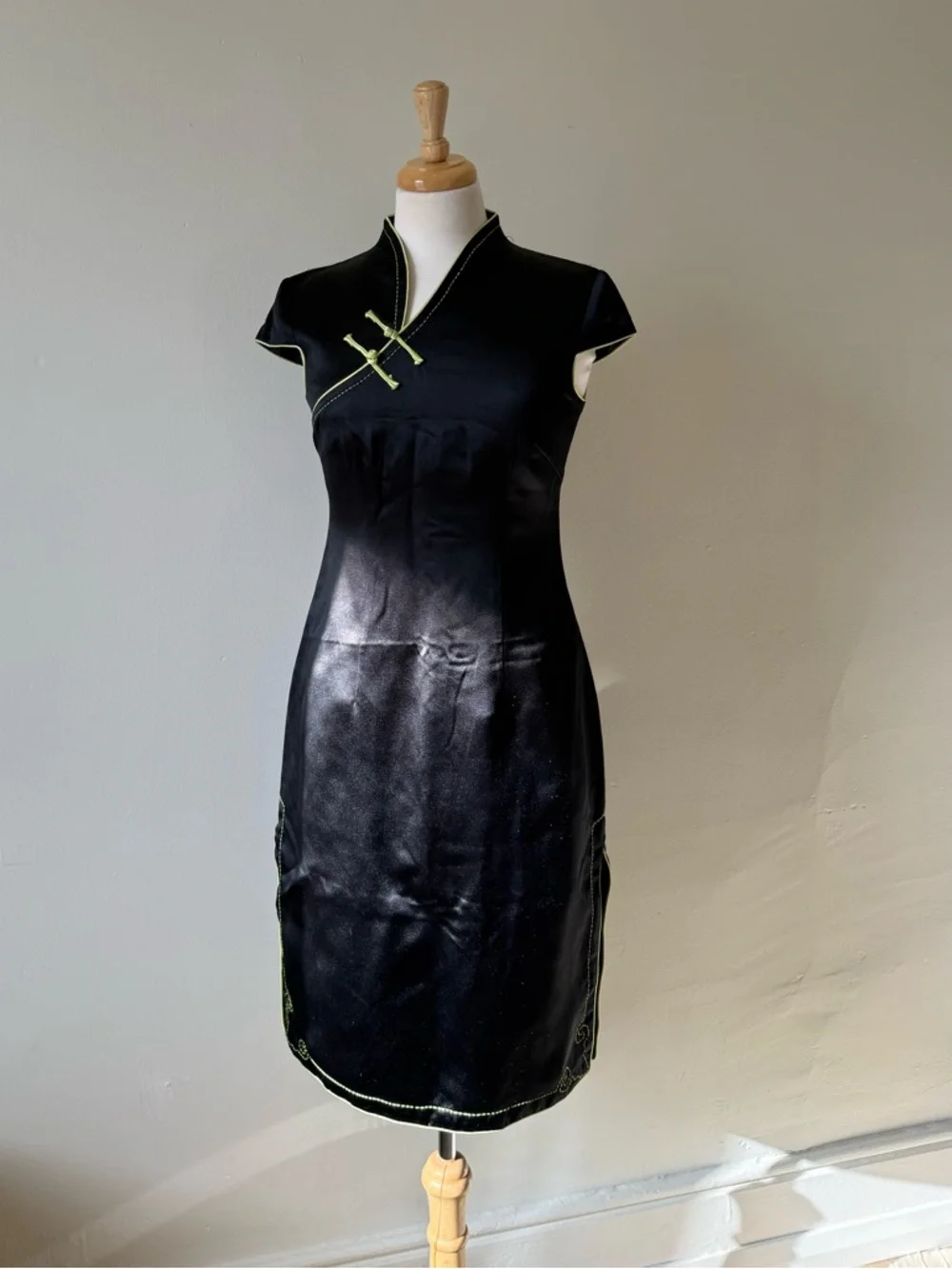 Vintage Style Black Satin Cheongsam Mini Dress Lime Green Trim y2k / 90s - Picture 2 of 12